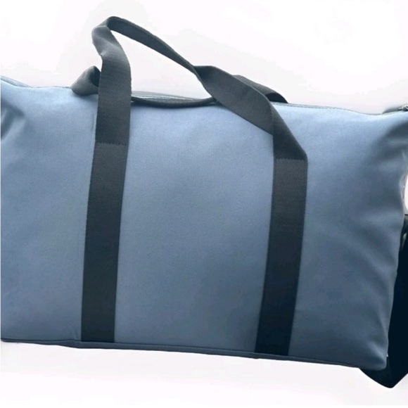 Coach Fragrance Duffle slate blue Weekender Carry-on Gym Shoulder / Hand Bag New - Picture 5 of 7